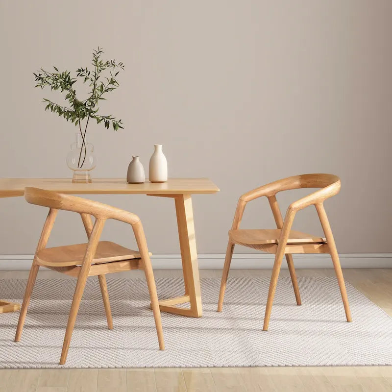 Chaise de salle à manger en chêne sculpté
