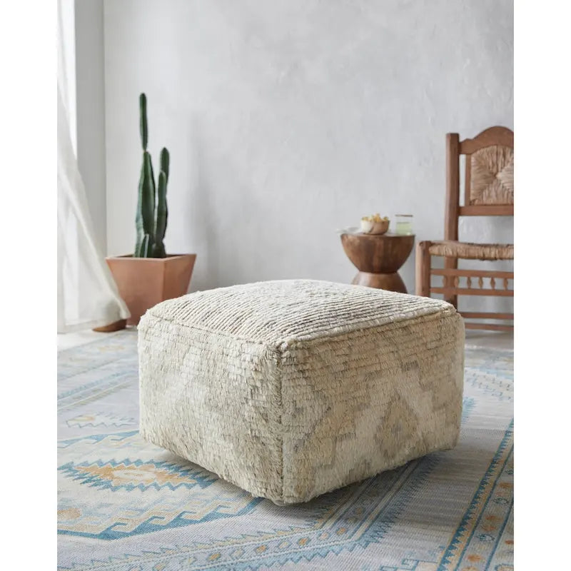 Jasmyne Traditional Medallion Pouf